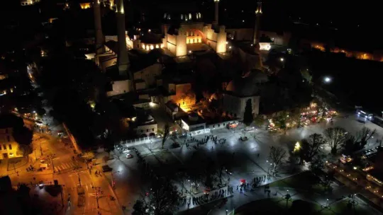 Türkiye'de ilk kez yapılan deprem tatbikatında cami hoparlörlerinden uyarılar yapıldı