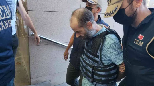 Türkiye'de yakalanan DEAŞ'ın sözde üst düzey yöneticisi adliyeye sevk edildi