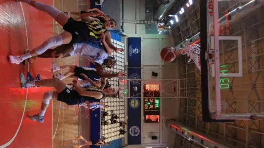 Türkiye Kadınlar Basketbol Ligi: İzmit Belediyespor: 77 - Fenerbahçe Gelişim: 80