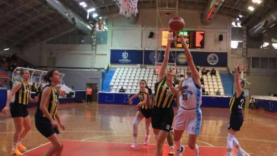 Türkiye Kadınlar Basketbol Ligi: İzmit Belediyespor: 77 - Fenerbahçe Gelişim: 80