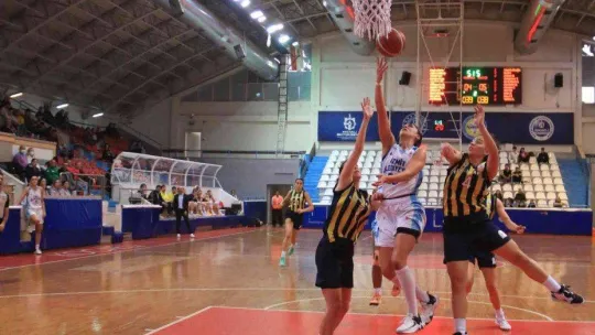Türkiye Kadınlar Basketbol Ligi: İzmit Belediyespor: 77 - Fenerbahçe Gelişim: 80