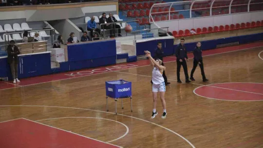 Türkiye Kadınlar Basketbol Ligi'nde İzmit Belediyespor hükmen galip