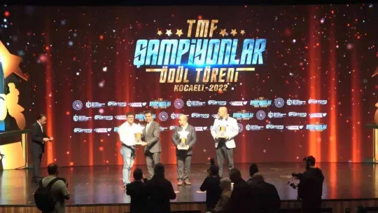 Türkiye Motosiklet Federasyonu'ndan İHA'ya plaket