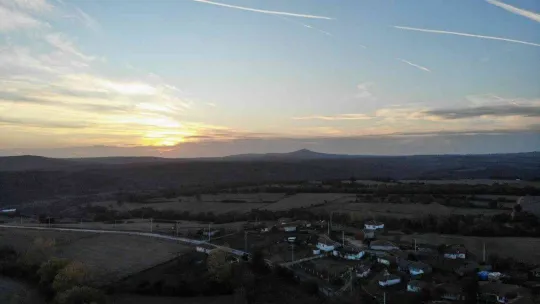 Türkiye'nin dört bir yanından bu köye akın ediyorlar, boş ev kalmadı