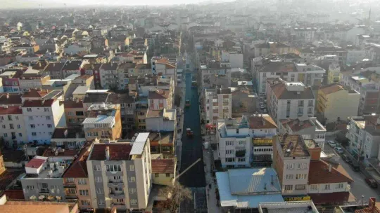 Türkiye'nin en uzun sokaklarından Bağlar asfaltlandı