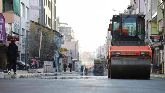 Türkiye'nin en uzun sokaklarından Bağlar asfaltlandı