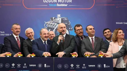 Türkiye'nin ilk yerli lokomotifi Özgün Motor görücüye çıktı
