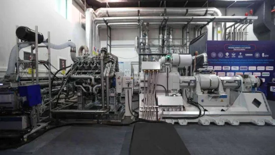 Türkiye'nin ilk yerli lokomotifi Özgün Motor görücüye çıktı