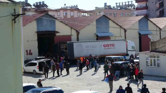 Türkiye'nin yangında seferber olduğu Manavgat, depremzedeler için tek yürek