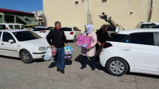Türkiye'nin yangında seferber olduğu Manavgat, depremzedeler için tek yürek