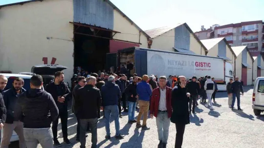 Türkiye'nin yangında seferber olduğu Manavgat, depremzedeler için tek yürek