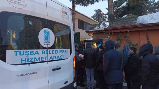 Tuşba Belediyesinden depremzedelere sıcak çorba ikramı