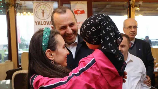 Tutuk, engellilerle bir araya geldi