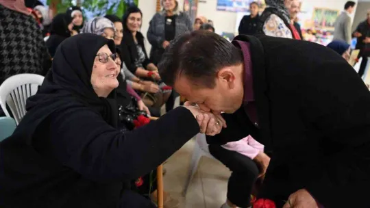 Tuzla'da 'Yaşlılar Festivali' renkli görüntüler oluşturdu