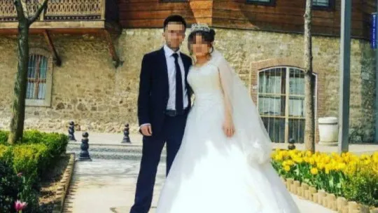 Tuzla'da bıçaklı şahsın, karısını defalarca bıçakladığı anlar kamerada