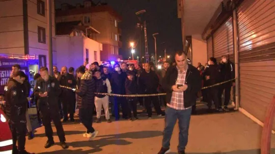 Tuzla'da korkutan iş yeri yangını