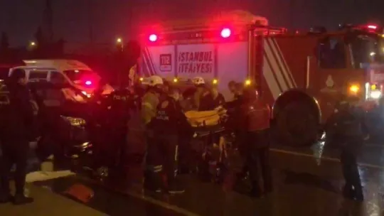 Tuzla'da üniversite öğrencisi otomobiliyle motor kuryeye çarptı: 1 ölü