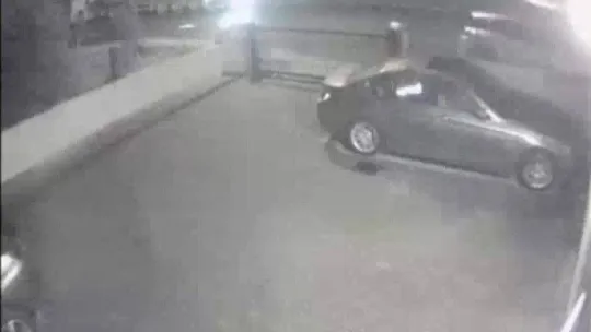 Tuzla ve Kartal'da lüks otomobillere dadanan konsol hırsızları kamerada