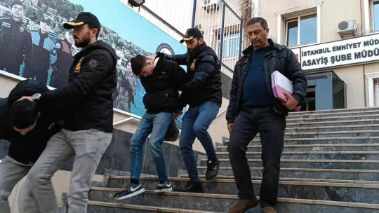 Tuzla ve Kartal'da lüks otomobillere dadanan konsol hırsızları kamerada