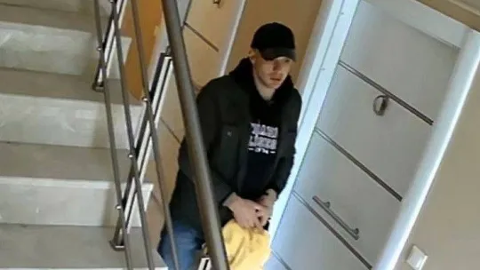 Üç gün önce aldığı ayakkabısı kapının önünden çalındı