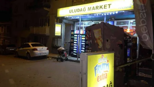Uçan dolap...Fırtına Bursa'da herşeyi uçurdu