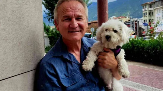 Uçma meraklısı köpek uçmadığı zaman strese giriyor