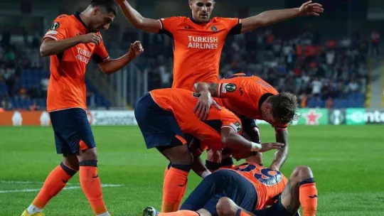 UEFA Avrupa Konferans Ligi: Medipol Başakşehir: 3 - Fiorentina: 0 (Maç sonucu)