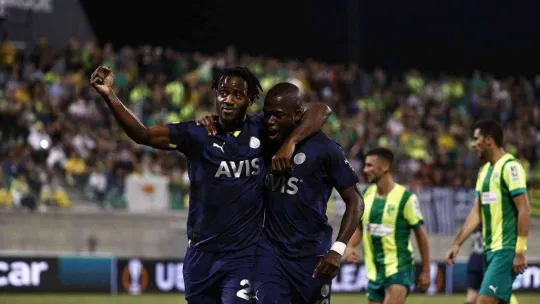 UEFA Avrupa Ligi: AEK Larnaca: 1 - Fenerbahçe: 2 (Maç sonucu)