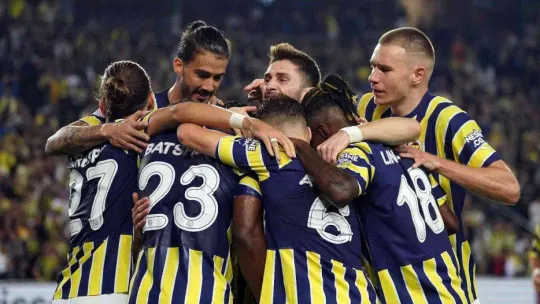 UEFA Avrupa Ligi: Fenerbahçe: 1 - AEK Larnaca: 0 (İlk yarı)