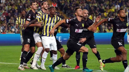 UEFA Avrupa Ligi: Fenerbahçe: 1 - AEK Larnaca: 0 (İlk yarı)