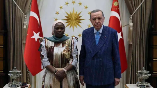 Uganda'nın Ankara Büyükelçisi Tiperu, Cumhurbaşkanı Erdoğan'a güven mektubu sundu
