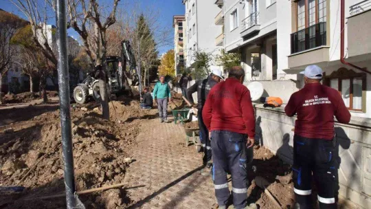 Uğur Mumcu Parkında peyzaj ve üst yapı çalışmaları başladı