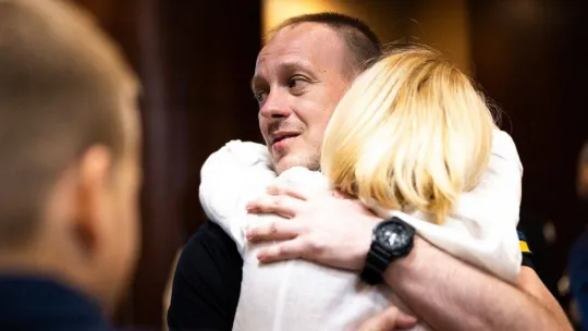 Ukrayna First Lady'si Zelenska esir takasında kurtarılan Azov komutanlarıyla İstanbul'da bir araya geldi