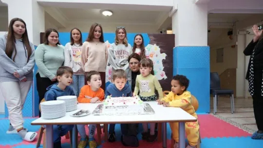 Ukraynalı çocuklar yeni yılı Türkiye'deki sıcak yuvalarında karşıladı