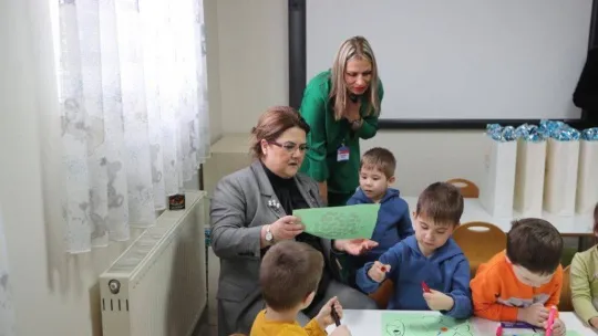 Ukraynalı çocuklar yeni yılı Türkiye'deki sıcak yuvalarında karşıladı