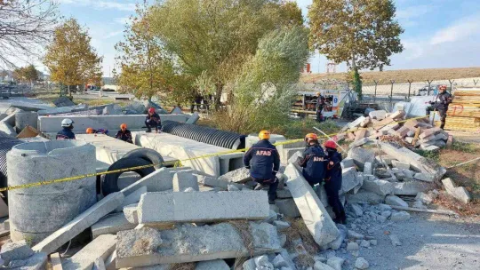 Ülke genelinde yapılacak olan  'çök-kapan-tutun' tatbikatının hazırlıkları sürüyor