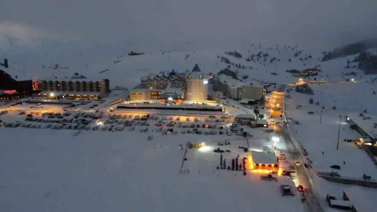 Uludağ'da gündüz kayak gece ateş başında sohbet keyfi