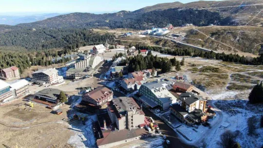 Uludağ'da kar yok sanat var