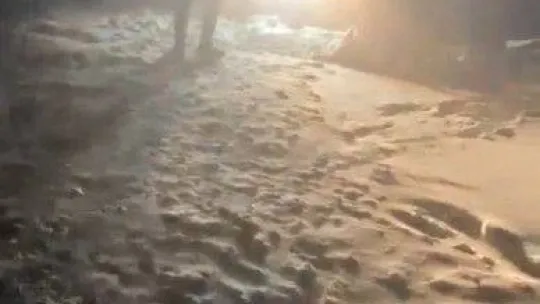 Uludağ'da yoğun karda mahsur kalan aile böyle kurtarıldı