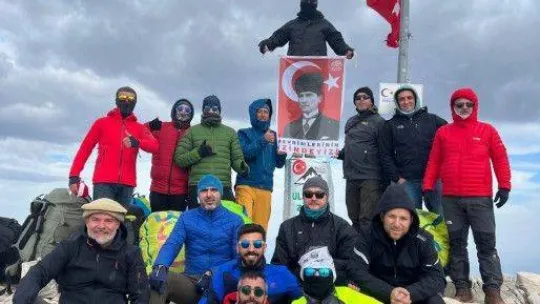 Uludağ'ın zirvesinde mahsur kalan sporcuların dağa yürürken ve beklerken çektikleri görüntüler ortaya çıktı