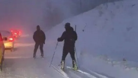 Uludağ yolu kapandı, 25 kilometrelik trafik oluştu