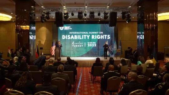 Uluslararası Engelli Hakları Zirvesi'nde 55 ülkeden gelen temsilciler İstanbul'da buluştu