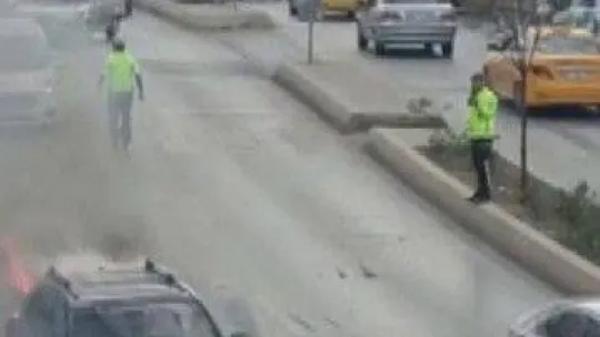 Ümraniye'de cinnet getiren şahıs aracını ateşe verdi: 1 ölü, 3 yaralı