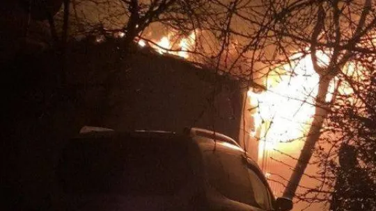 Ümraniye'de gece kondu alevlere teslim oldu