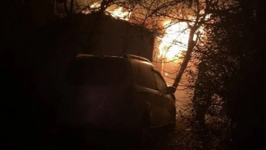 Ümraniye'de gece kondu alevlere teslim oldu