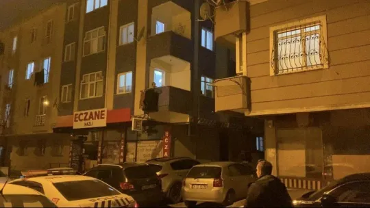 Ümraniye'de kadın kaçırma iddiasında baba ve amca eve geldi, kapıya ateş etti