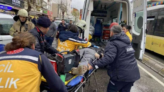 Ümraniye'de kalp krizi geçiren sürücü kaza yaptı, ağır yaralandı