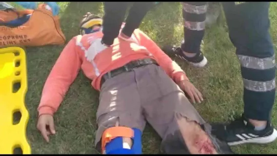 Ümraniye'de peyzaj çalışması yapan işçilerin aracına otomobil çarptı: 2 yaralı