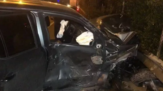 Ümraniye TEM'de kamyonet ticari otomobile çarptı: 1 ölü, 2 yaralı