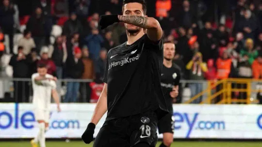 Umut Nayir, İstanbul takımlarını seviyor